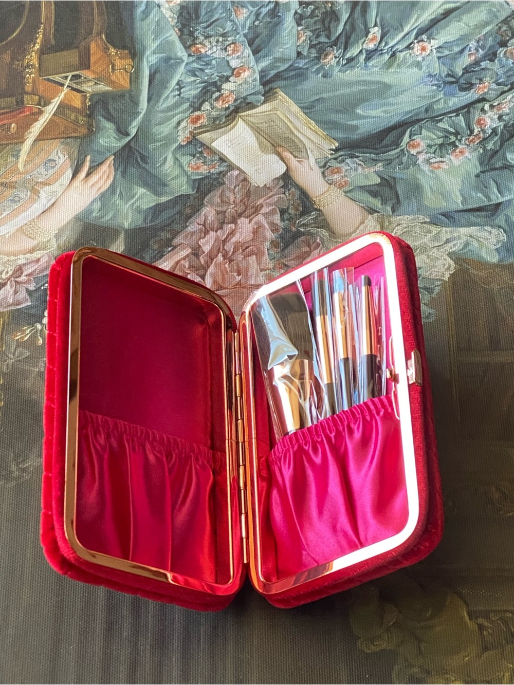 Authentic new Charlotte Tilbury Mini brush set - Picture 3 of 9